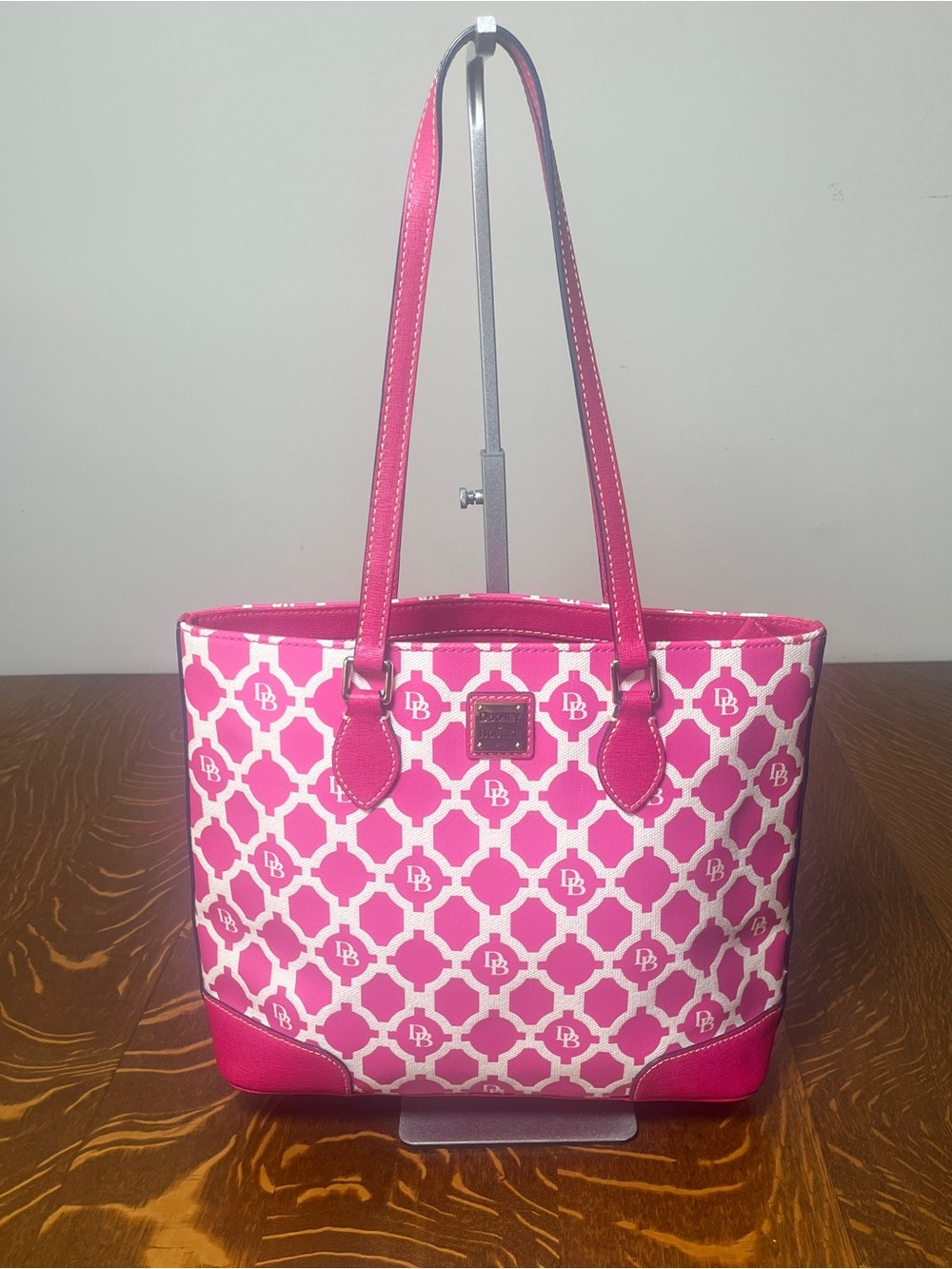 Dooney & Bourke Pink and White Richmond Sanibel Logo-Print Tote Geometric